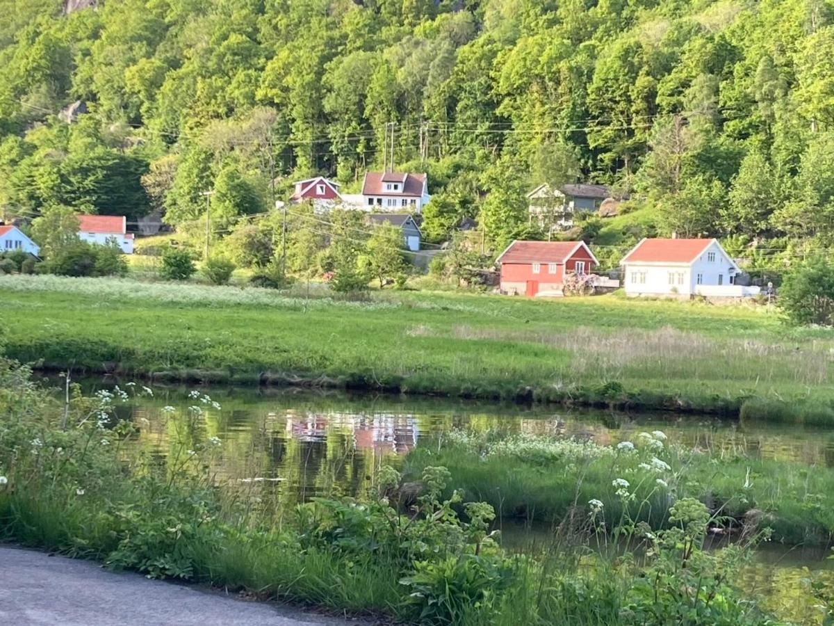 Anneks I Naturskjonne Gitlevag Lyngdal Exterior photo